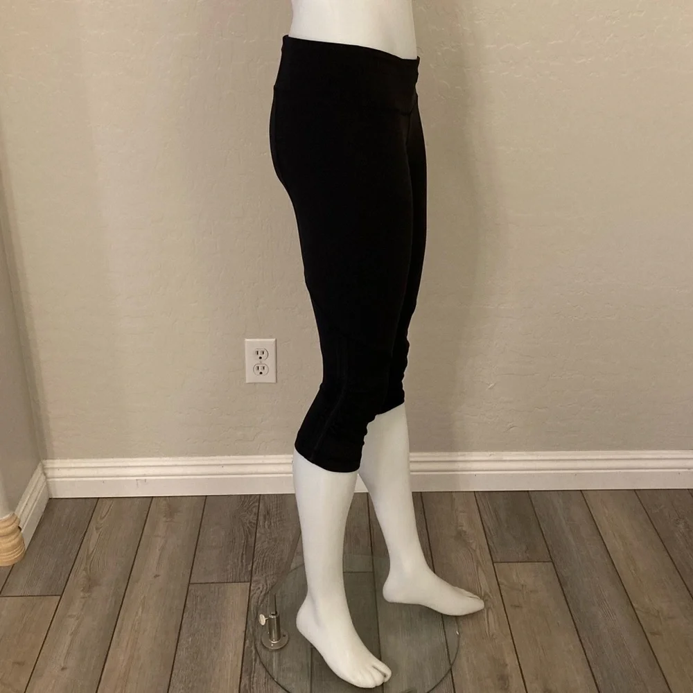 Lululemon Black Side Ruched Cropped Leggings Size 6